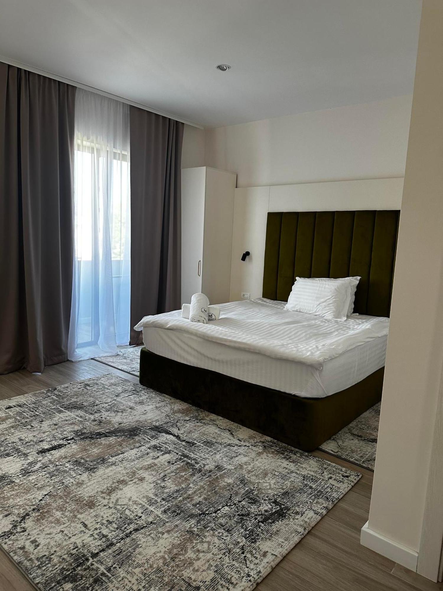 M City Aparthotel Arad Exterior foto